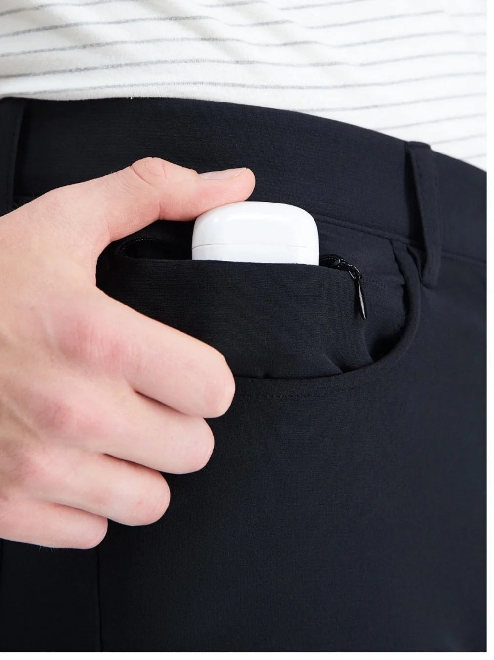 Haggar Men's active series, tech pants Black Lightweight Dress Pants 30x32
